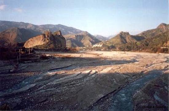 rocca di lupo dal ponte Amendolea